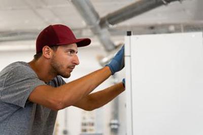 Fertigung von Einbauküchen